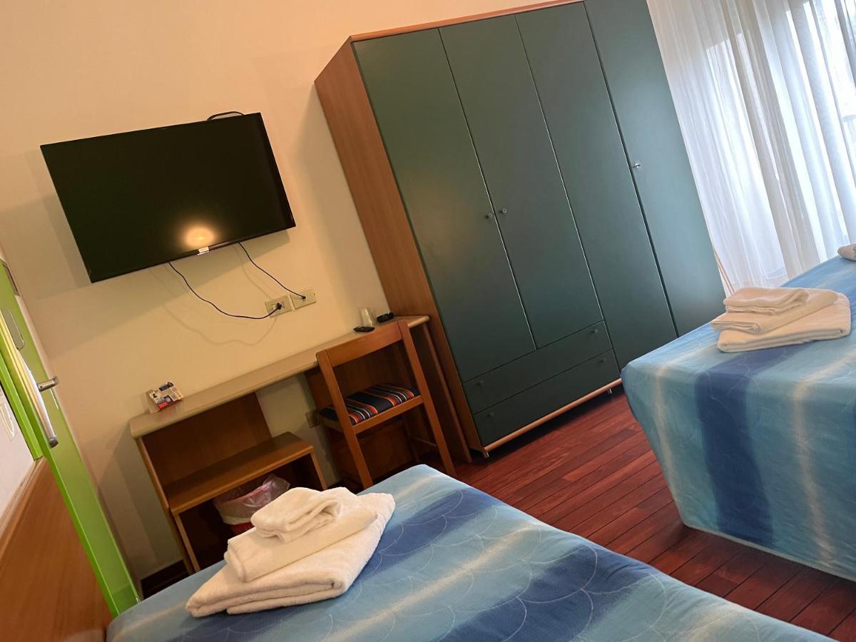 Hotel Senior Каттолика Экстерьер фото