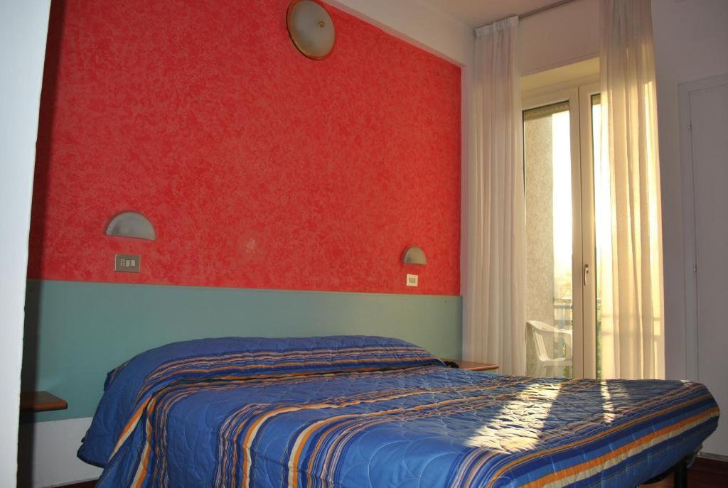Hotel Senior Каттолика Номер фото